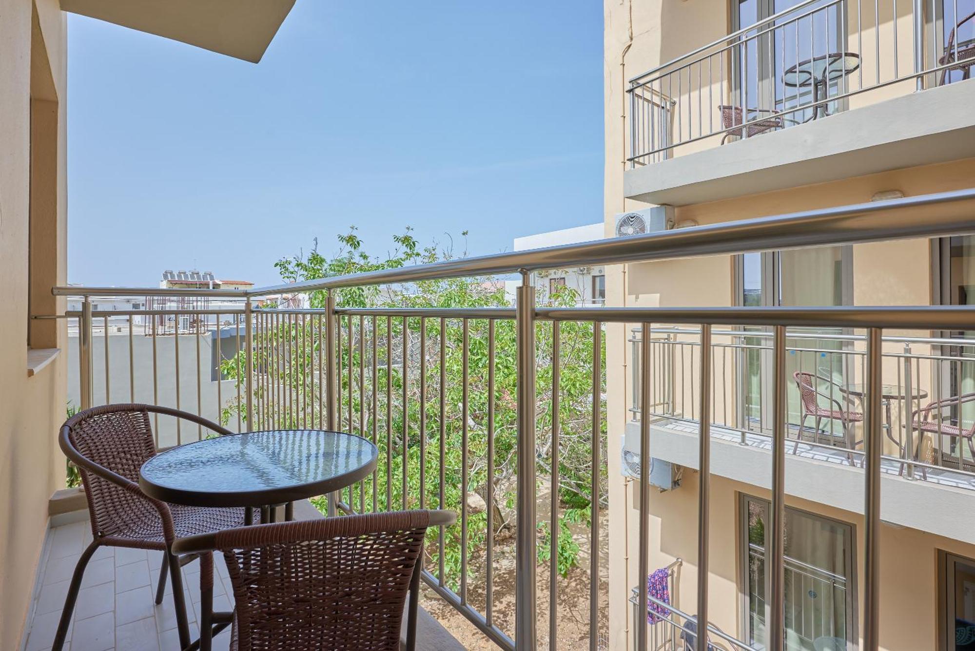 Acropolis Apartments Херсонисос Екстериор снимка