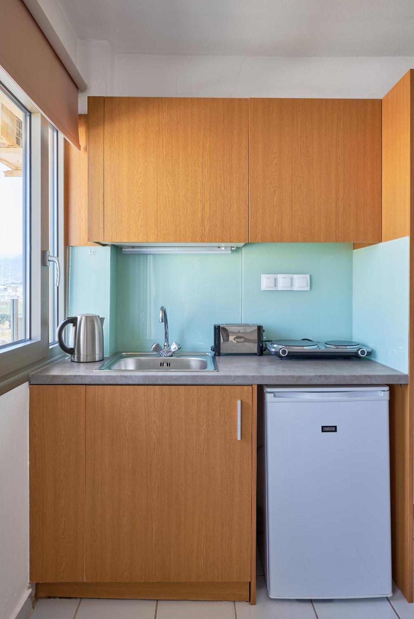 Acropolis Apartments Херсонисос Екстериор снимка