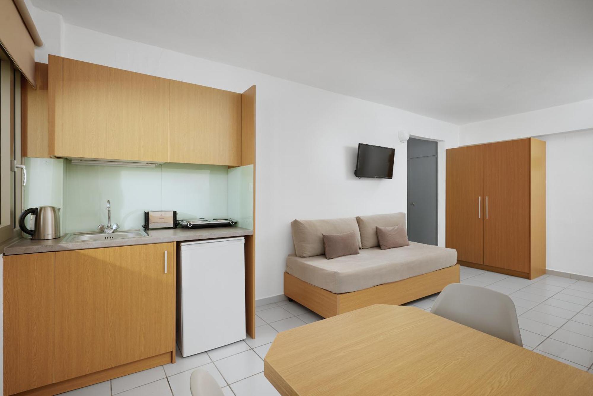 Acropolis Apartments Херсонисос Екстериор снимка