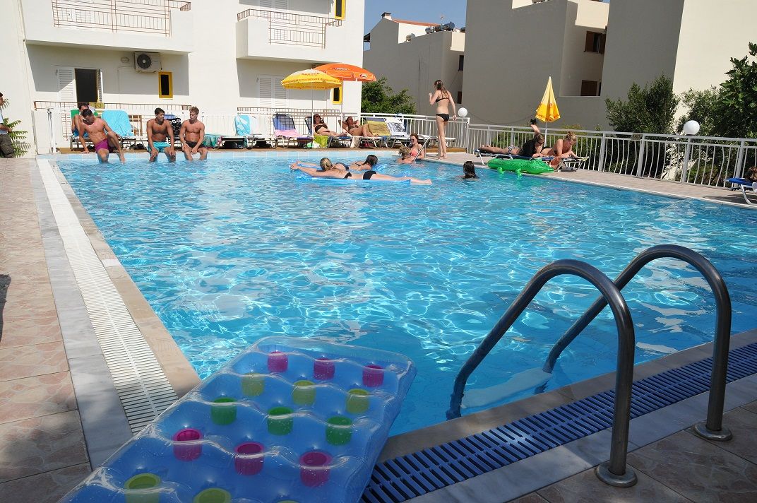 Acropolis Apartments Херсонисос Екстериор снимка