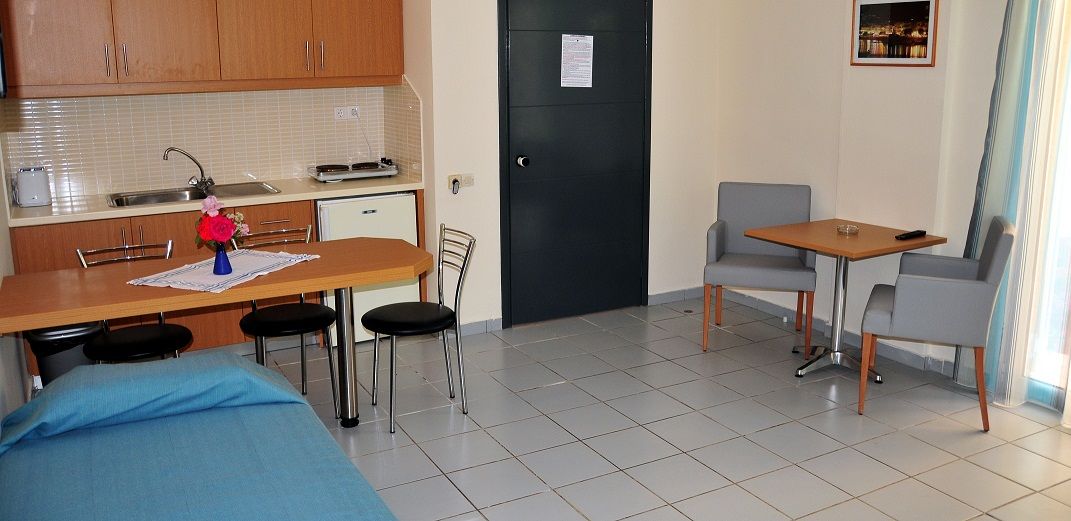 Acropolis Apartments Херсонисос Екстериор снимка