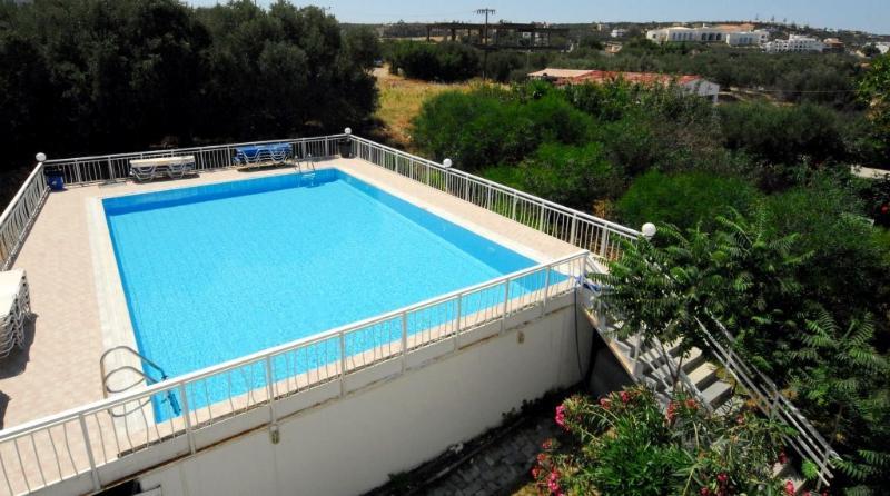Acropolis Apartments Херсонисос Екстериор снимка