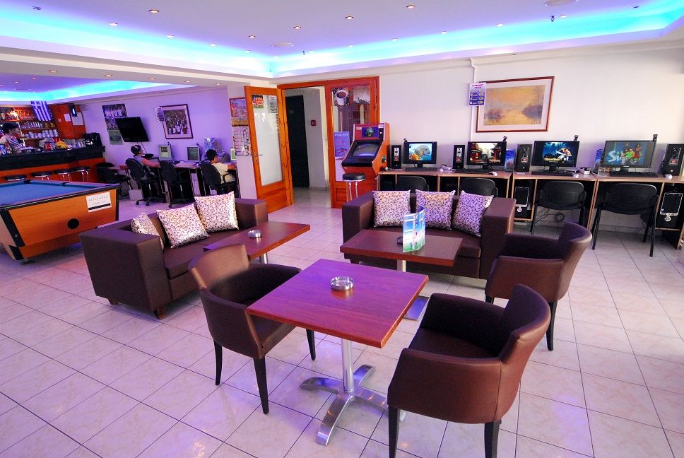 Acropolis Apartments Херсонисос Екстериор снимка