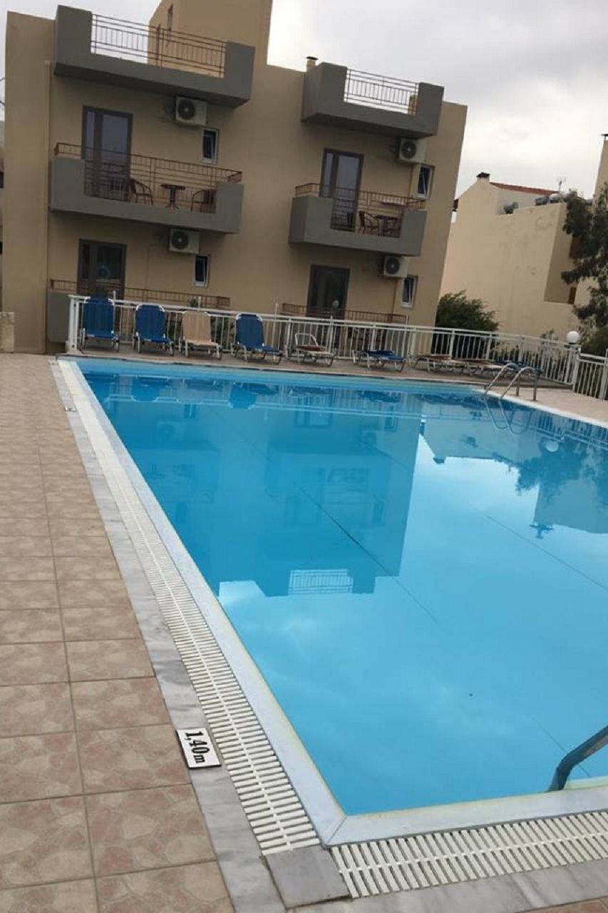 Acropolis Apartments Херсонисос Екстериор снимка